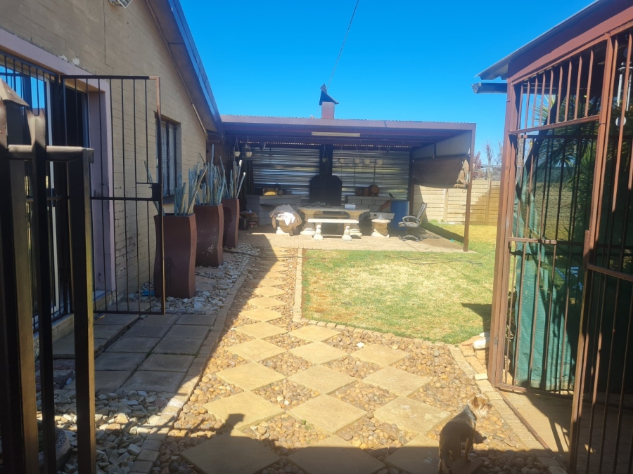 5 Bedroom Property for Sale in Fauna Free State